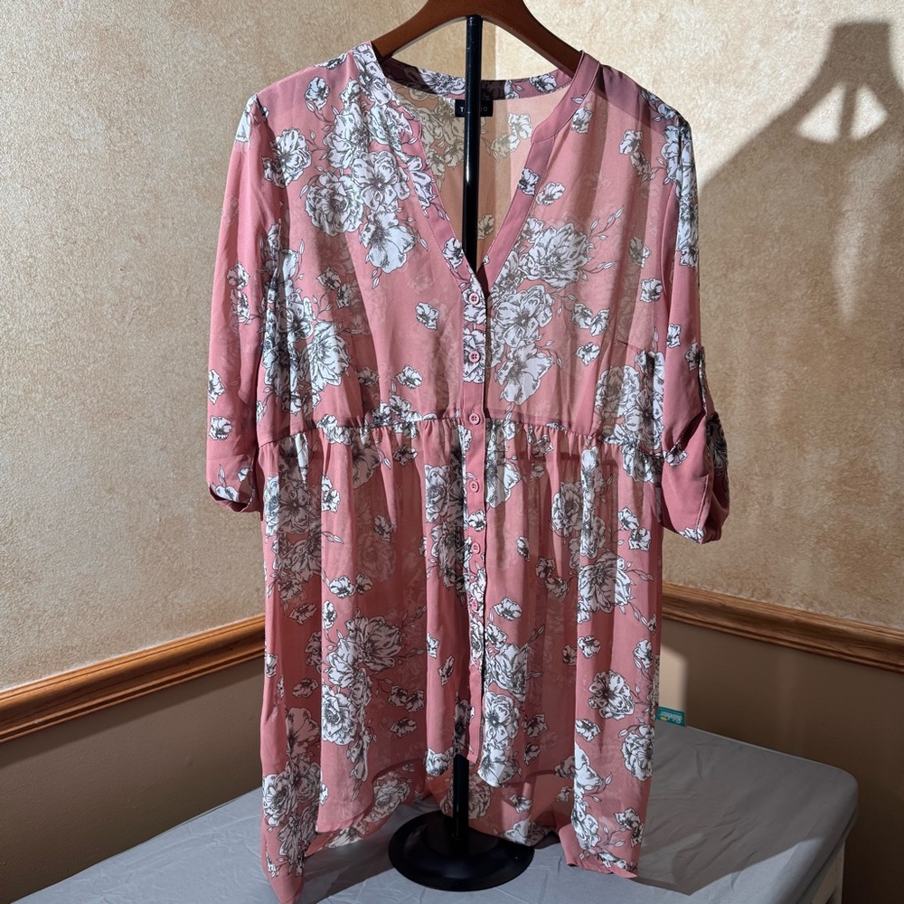 Torrid Blush Floral Button-Front Tunic Size:0